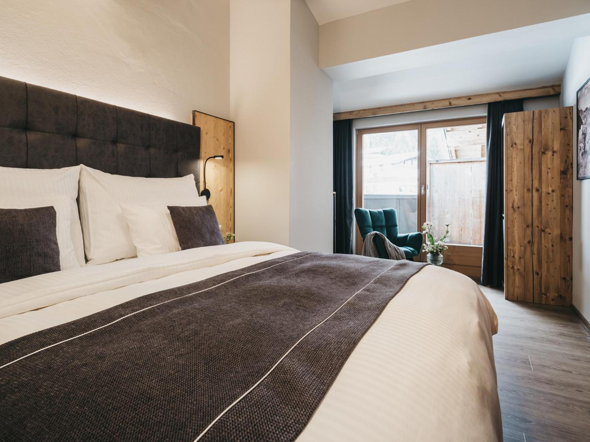 Two-Bedroom Suite,1605197105:JPEG